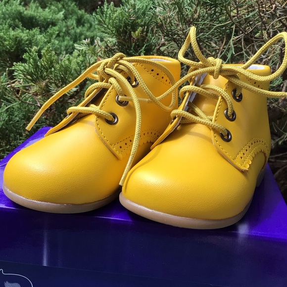 Piulin Villena 22 (2) TODDLER Leather ankle lace-up Bootie in mustard yellow NWT - Picture 5 of 6